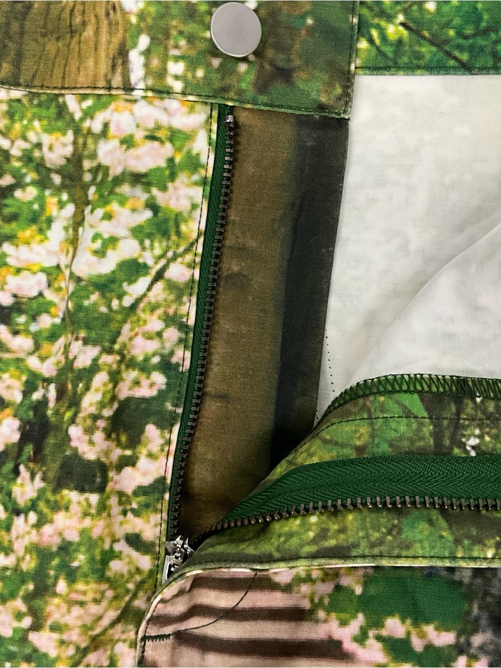 NWT Tyler McGillivary Park Mini Skirt Garden Landscape Graphic Floral Print - Picture 10 of 13